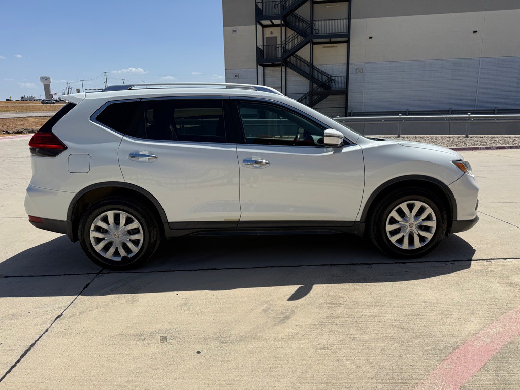 2017 Nissan Rogue Image 5