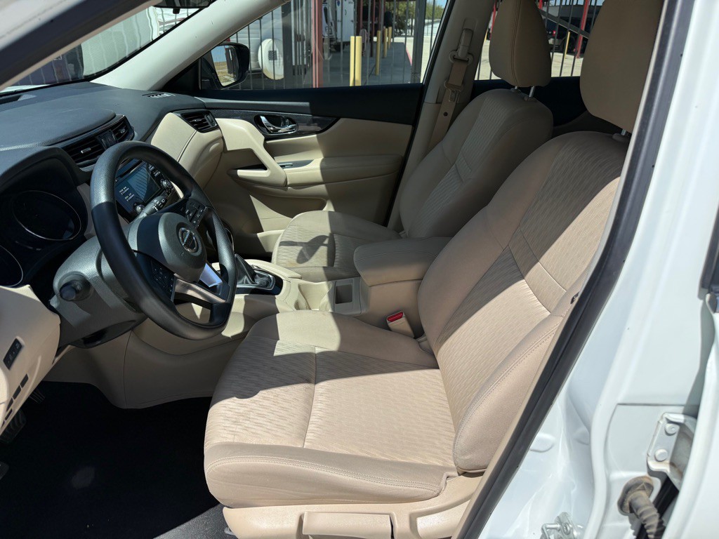 2017 Nissan Rogue Image 8