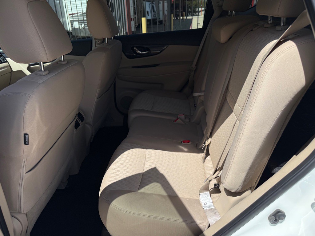 2017 Nissan Rogue Image 9