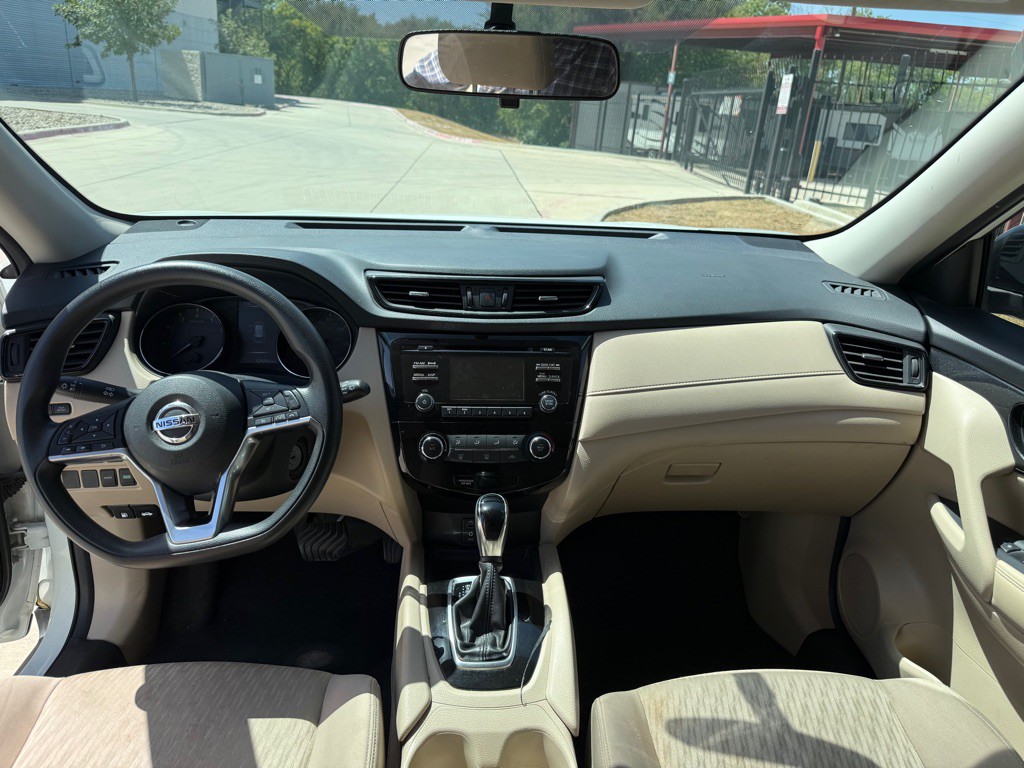 2017 Nissan Rogue Image 10