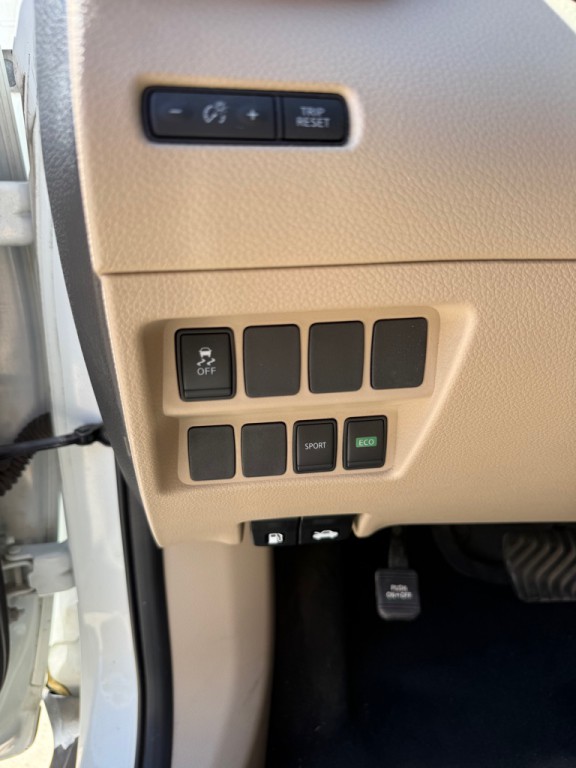 2017 Nissan Rogue Image 12