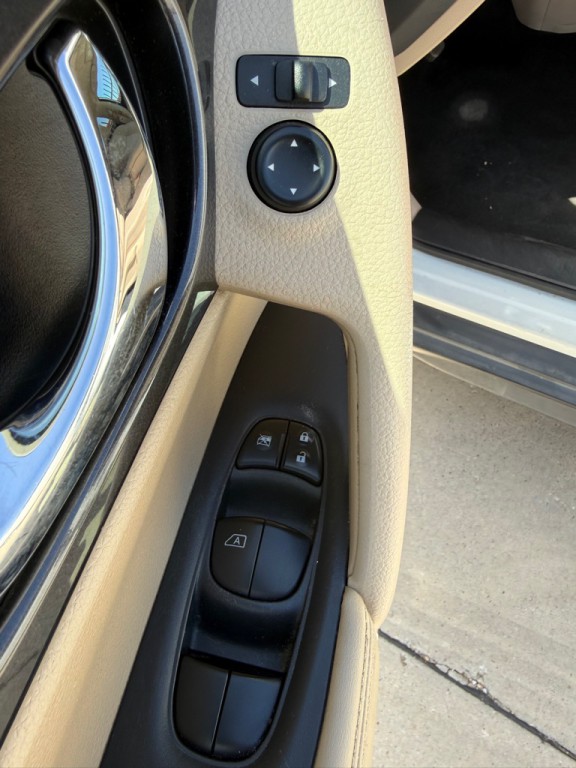 2017 Nissan Rogue Image 13
