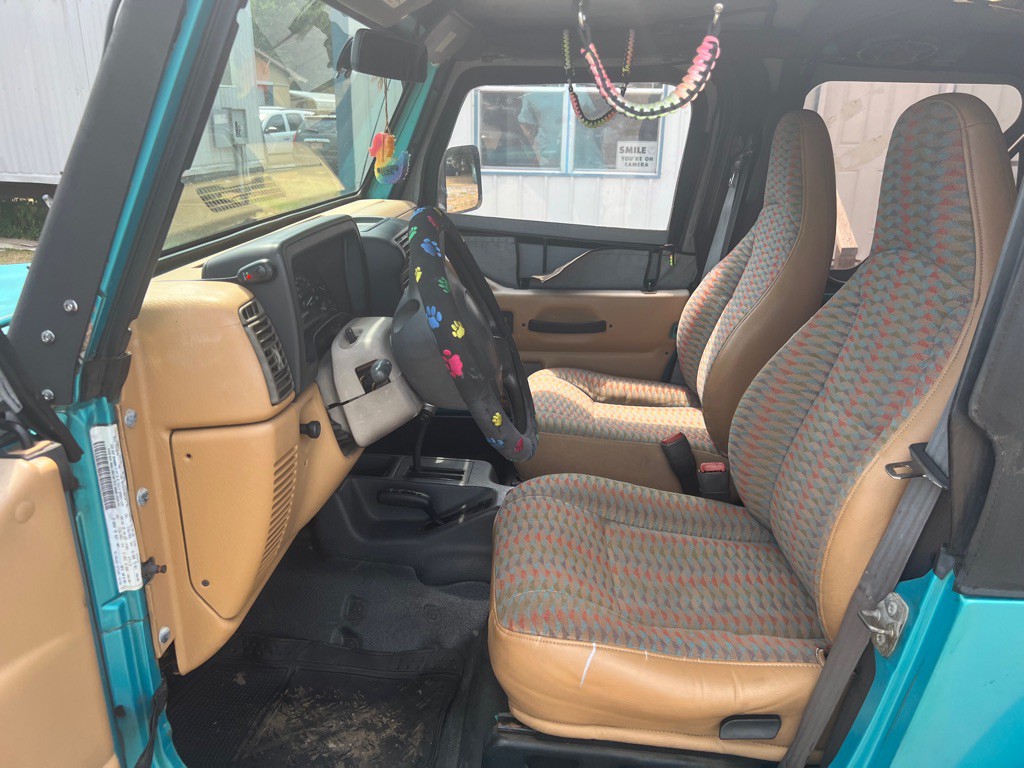 1997 Jeep Wrangler Image 9