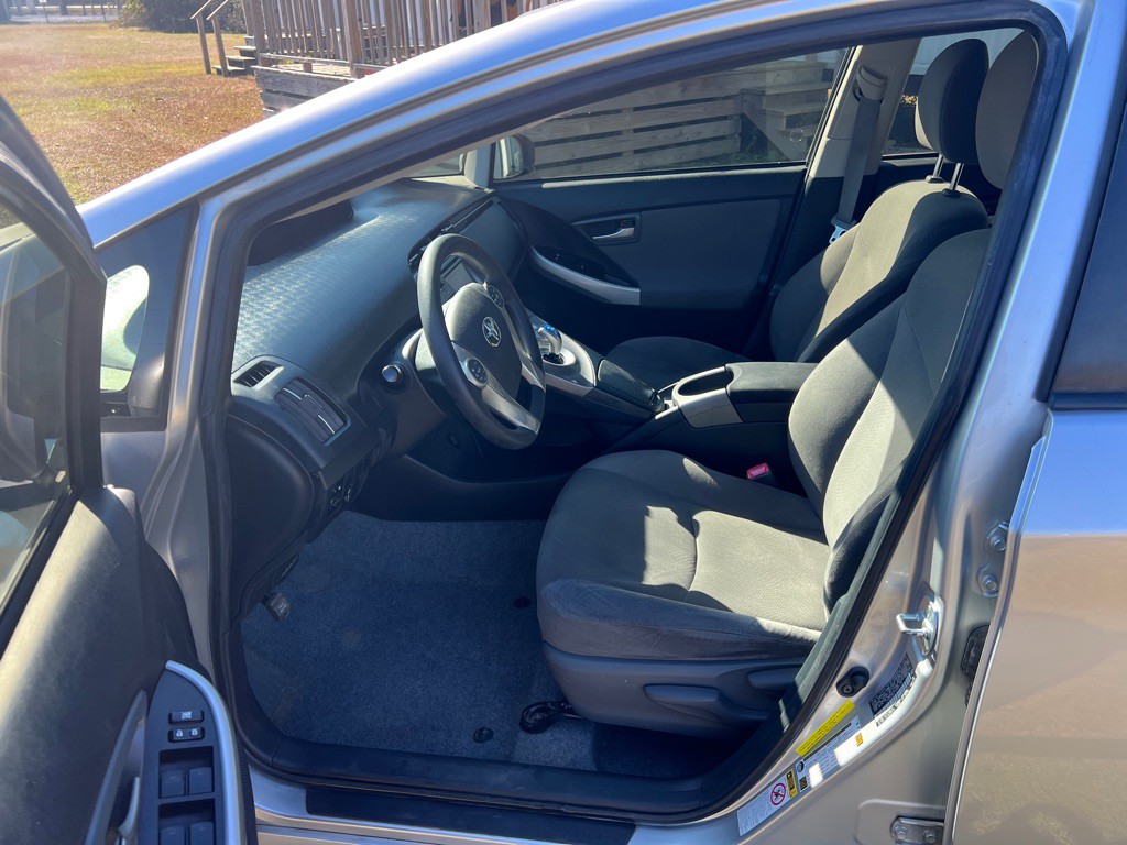 2012 Toyota Prius Image 10