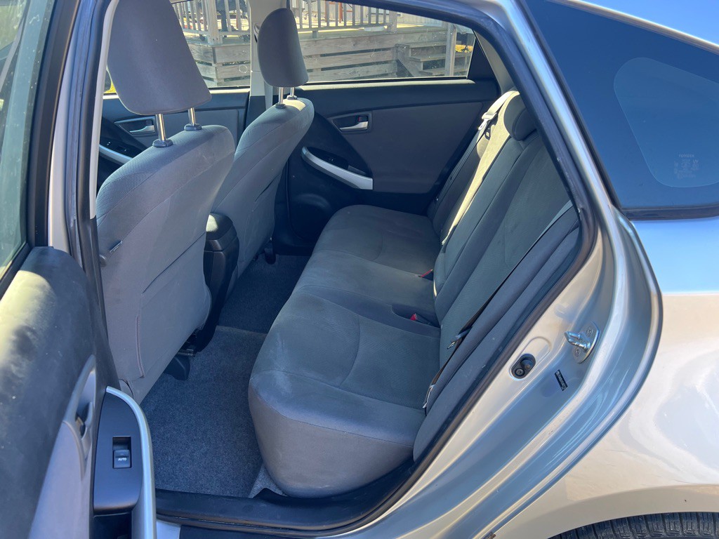 2012 Toyota Prius Image 11