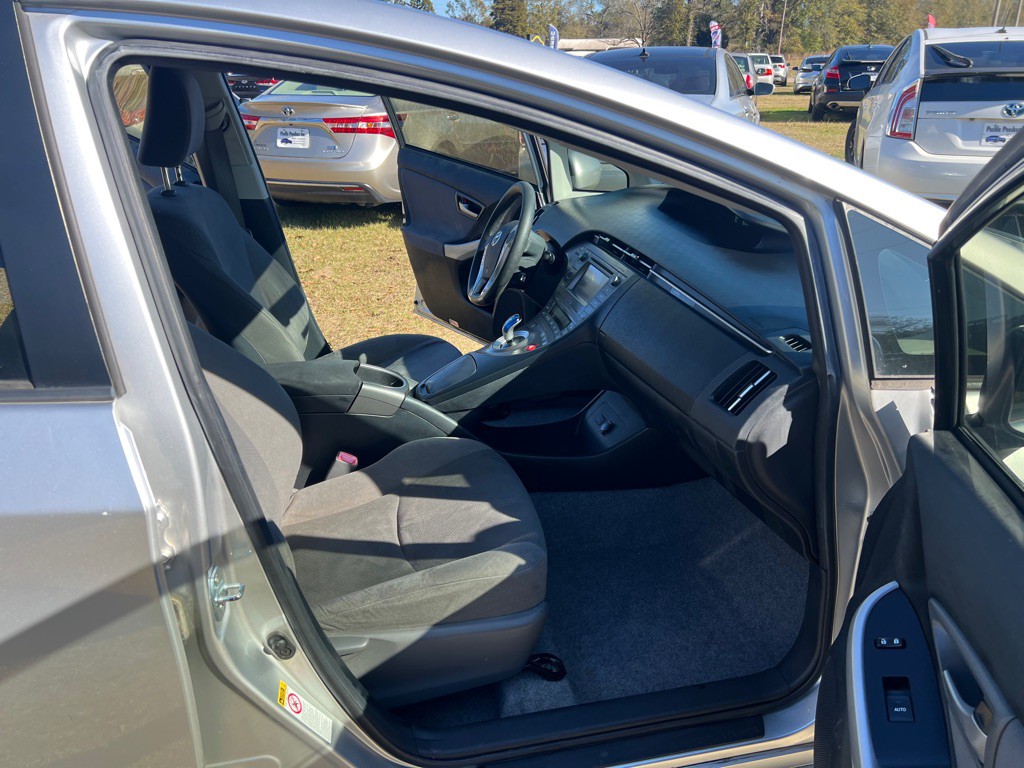 2012 Toyota Prius Image 14