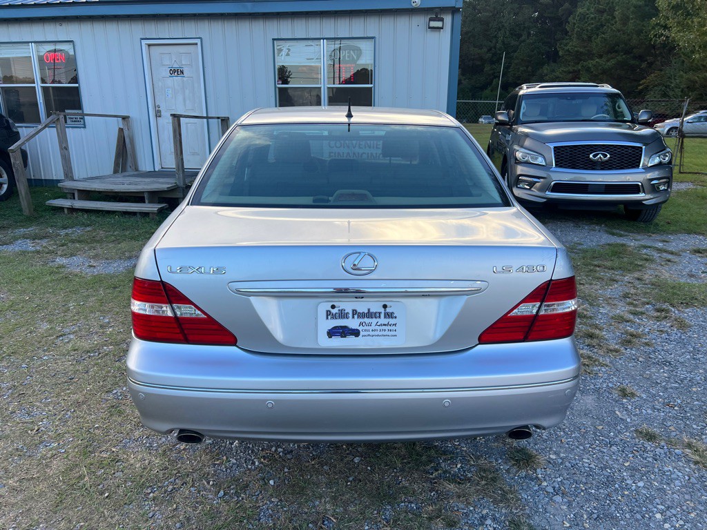 2004 Lexus LS Image 5
