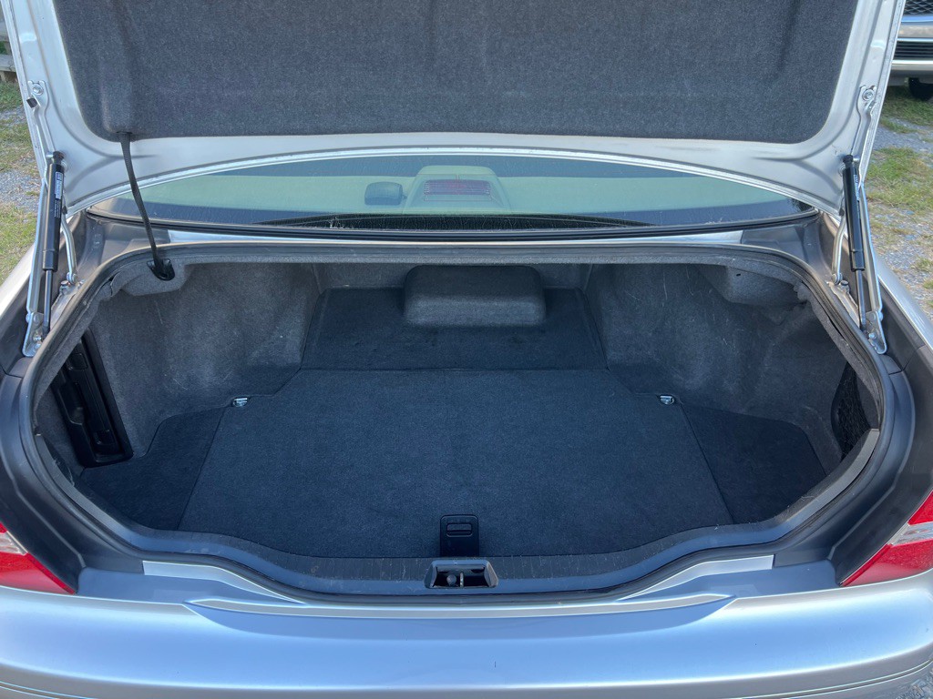 2004 Lexus LS Image 14