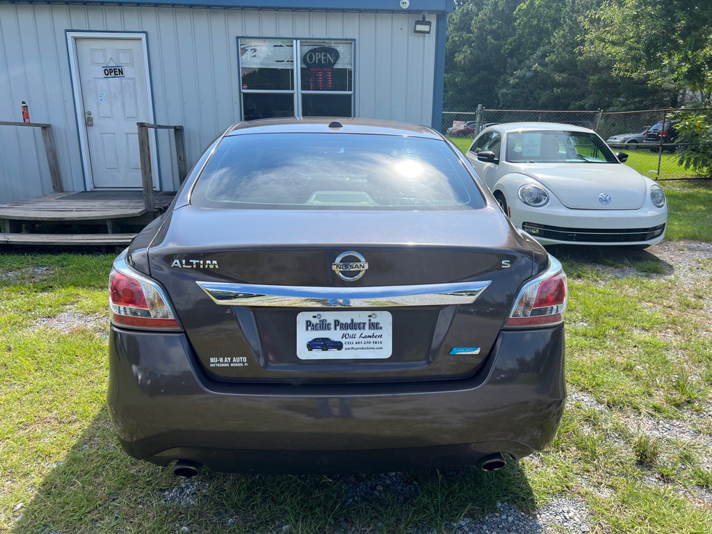 2014 Nissan Altima Image 4