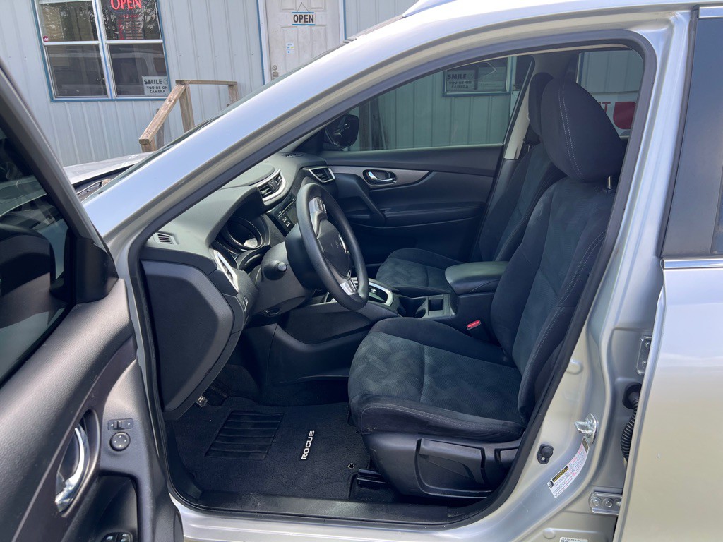 2016 Nissan Rogue Image 11
