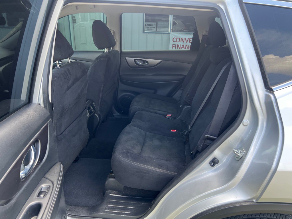 2016 Nissan Rogue Image 12