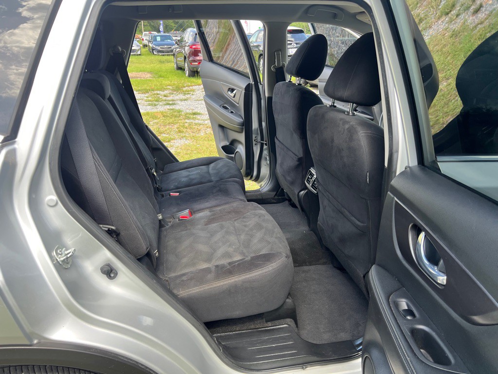 2016 Nissan Rogue Image 14