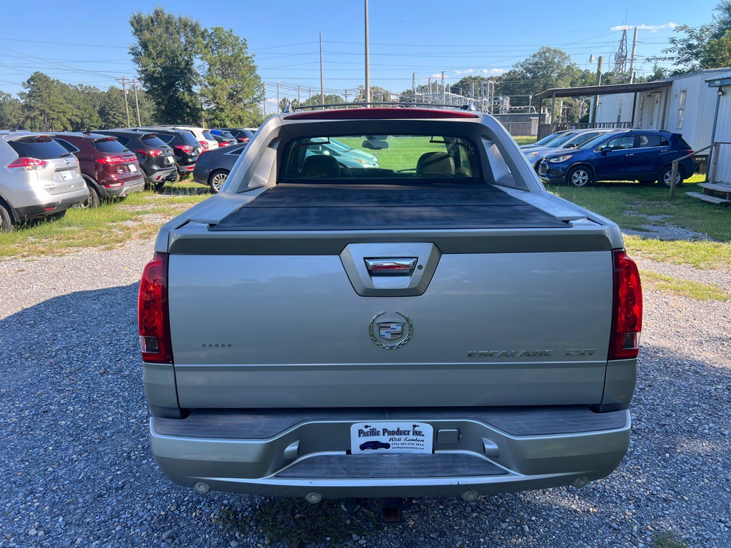 2004 Cadillac Escalade Image 5