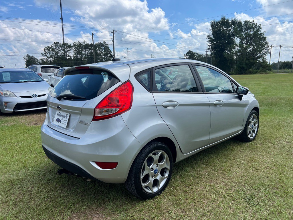 2012 Ford Fiesta Image 4