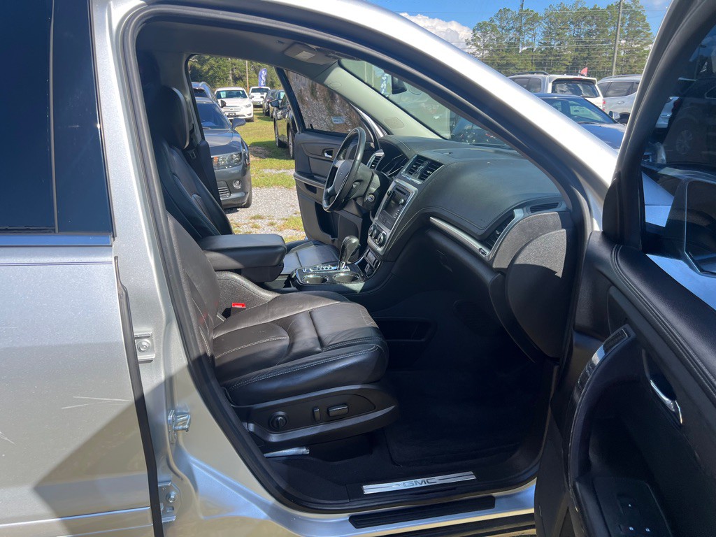 2015 GMC Acadia Image 16