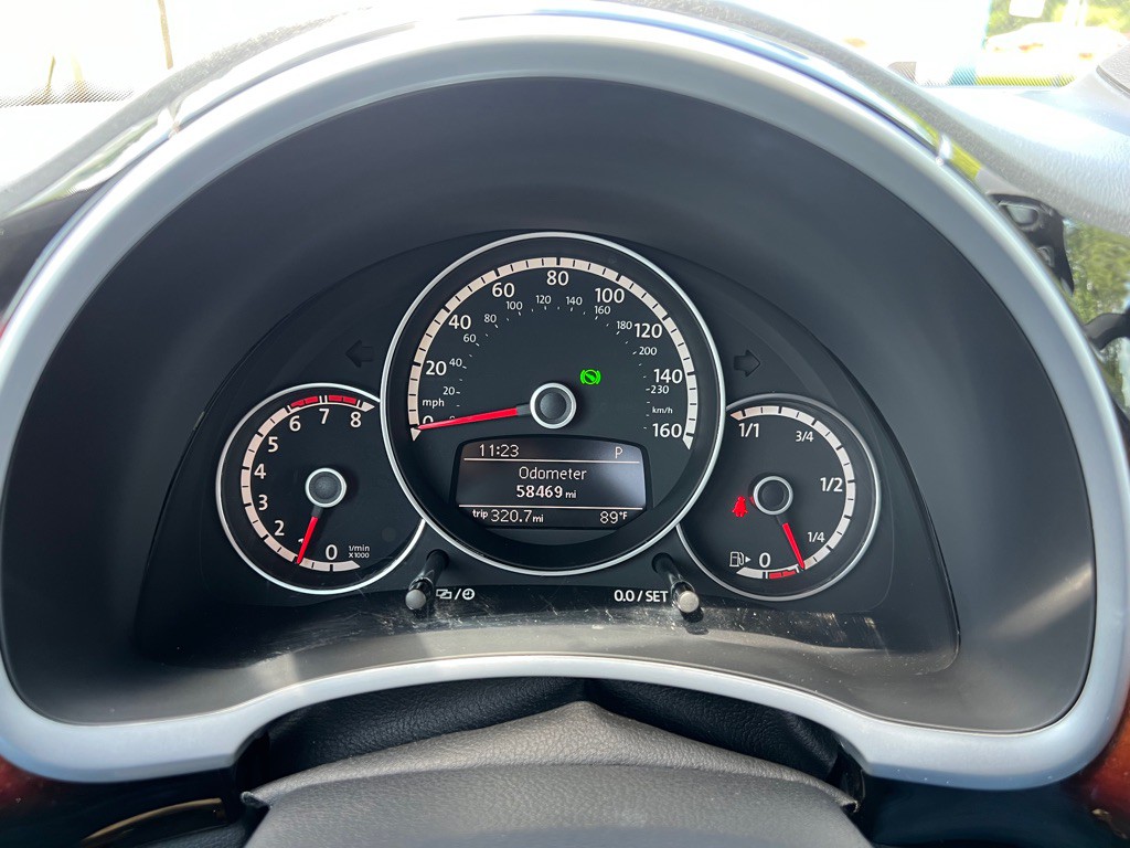 2013 Volkswagen Beetle Image 7