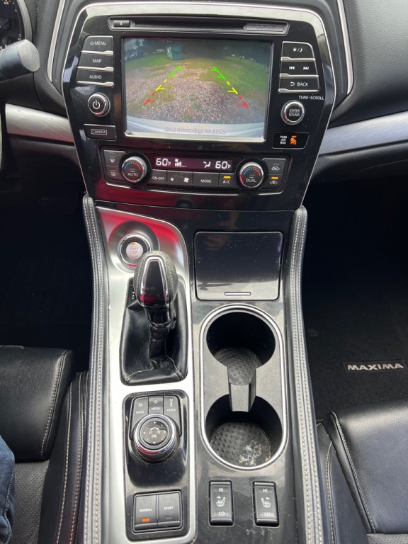 2017 Nissan Maxima Image 9