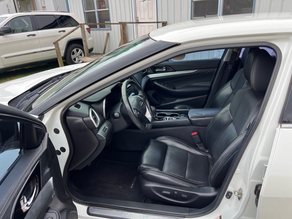 2017 Nissan Maxima Image 11