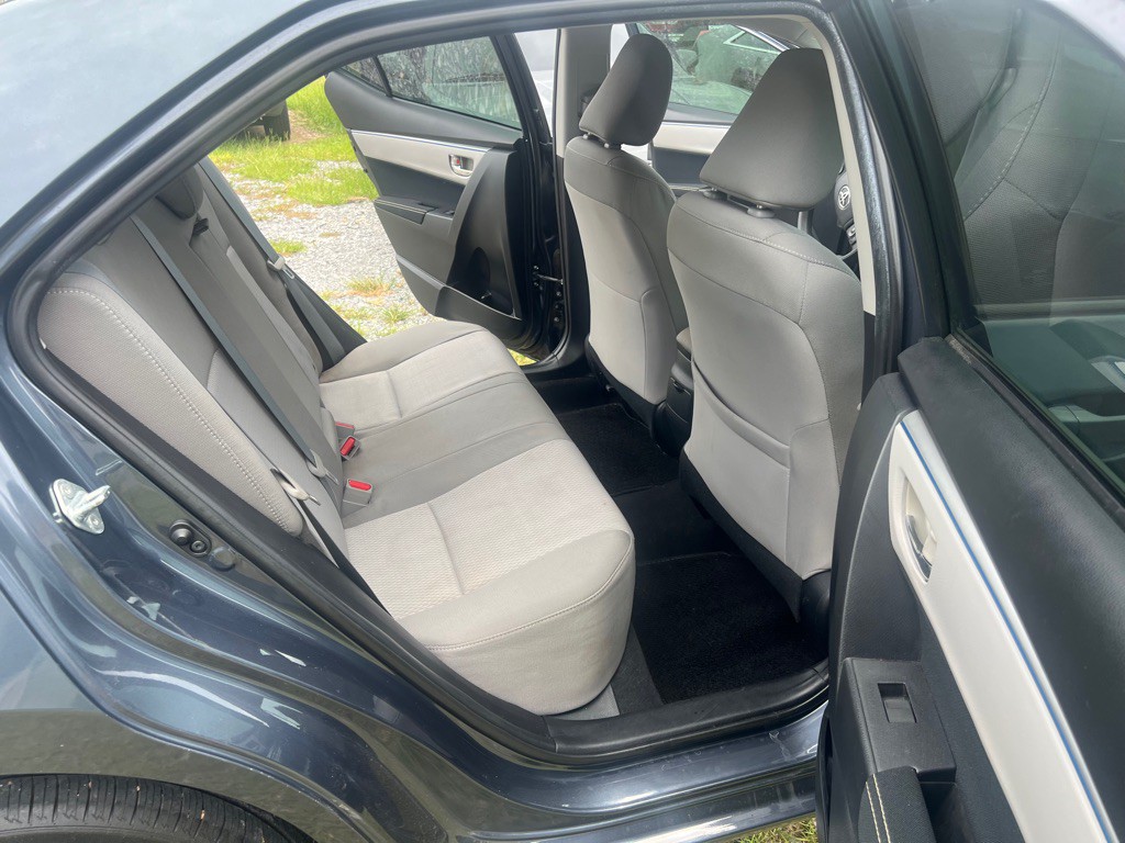 2015 Toyota Corolla Image 11