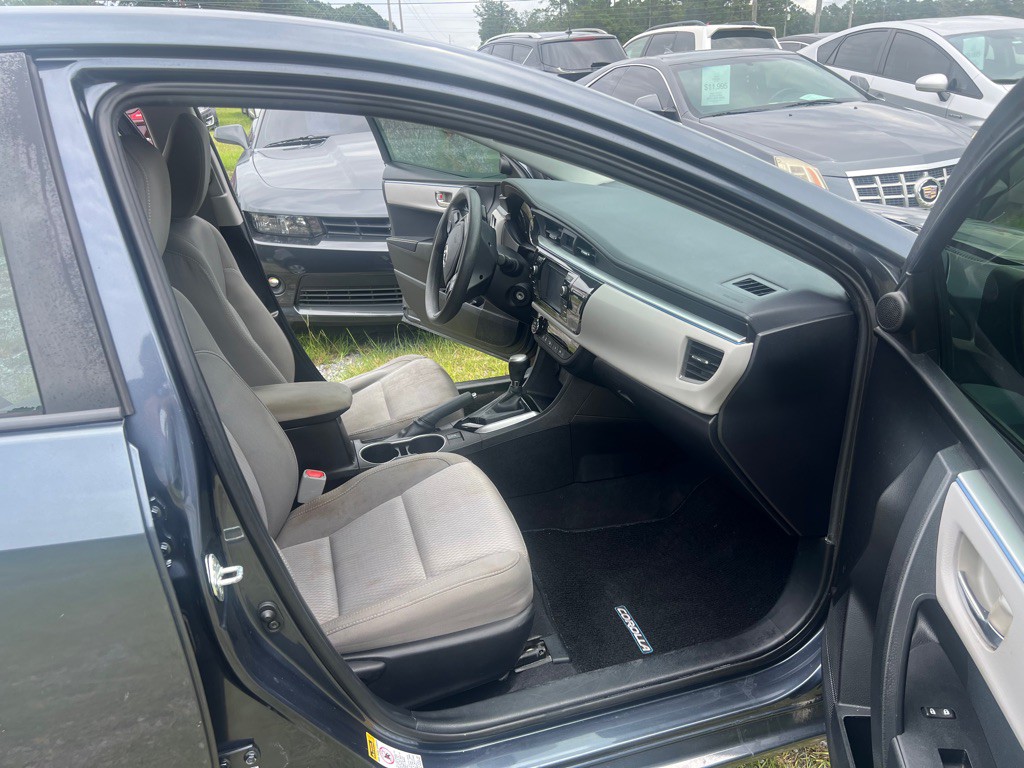 2015 Toyota Corolla Image 12