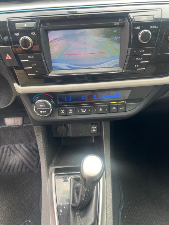 2015 Toyota Corolla Image 13