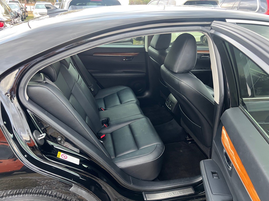 2013 Lexus ES Image 14