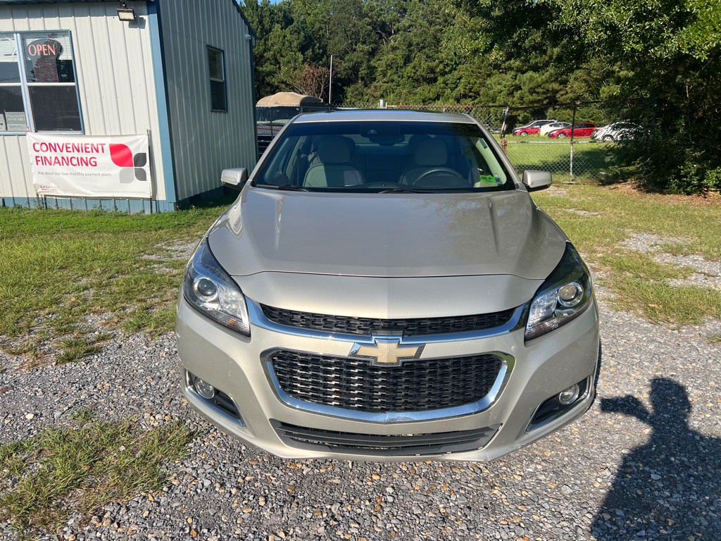 2015 Chevrolet Malibu Image 2