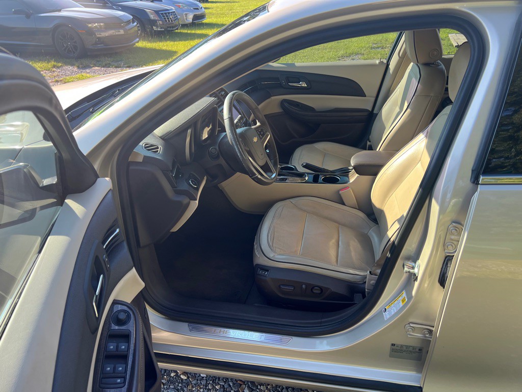 2015 Chevrolet Malibu Image 11