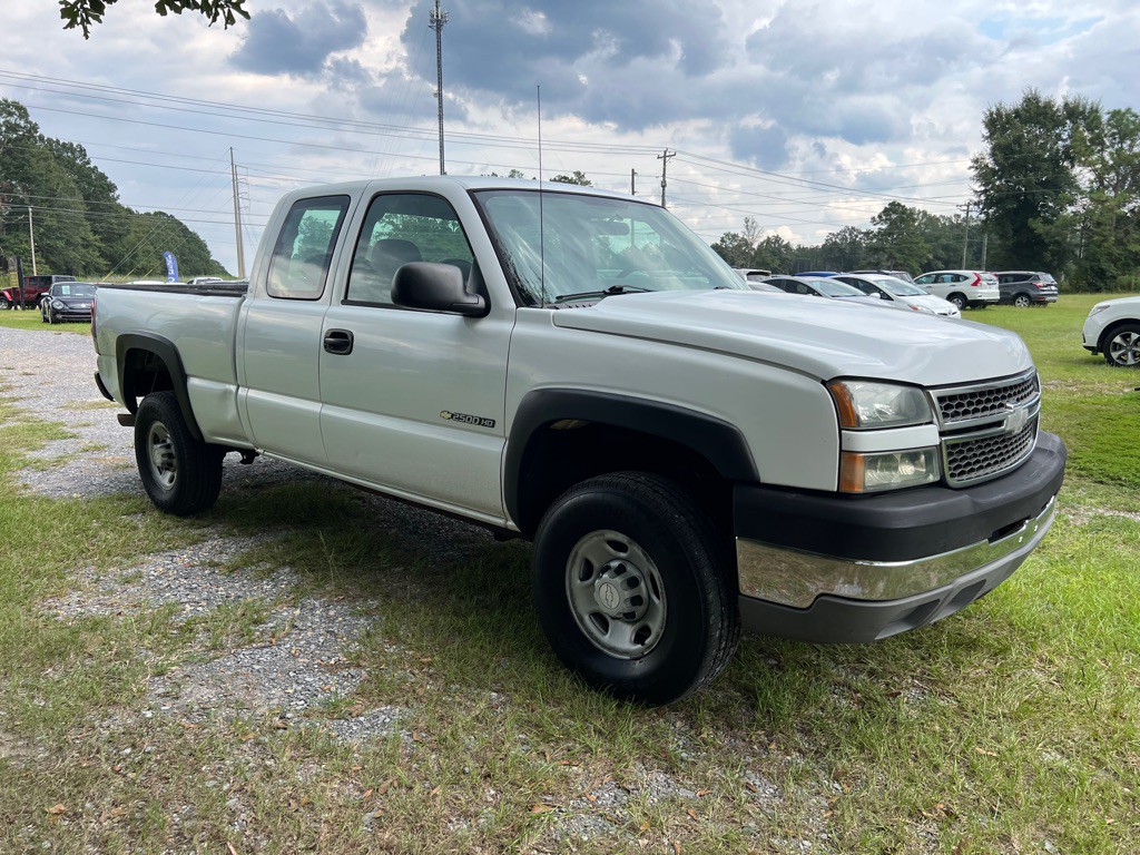 2005 Chevrolet Silverado 1500 Image 3