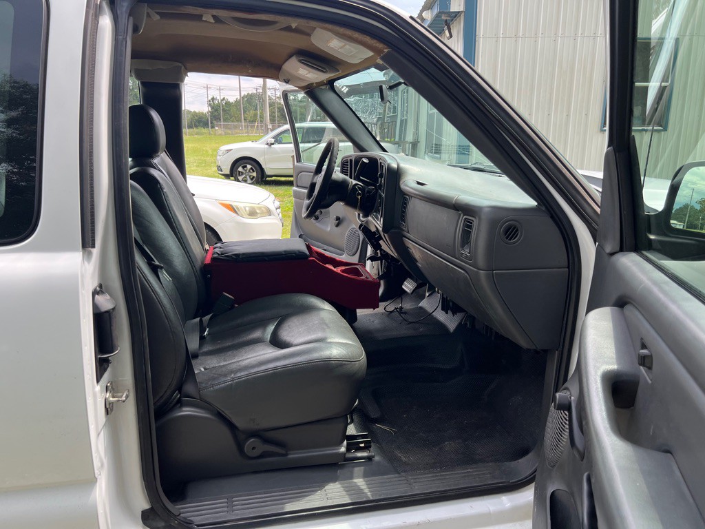 2005 Chevrolet Silverado 1500 Image 13
