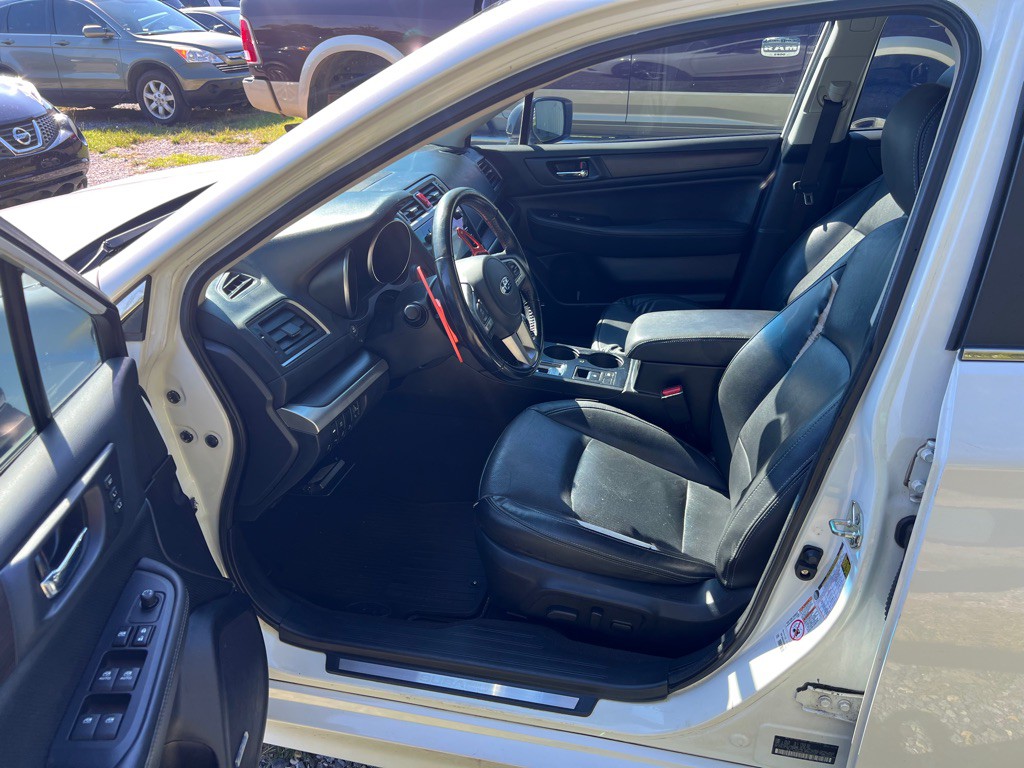 2016 Subaru Legacy Image 10