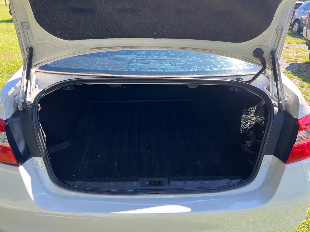 2016 Subaru Legacy Image 12