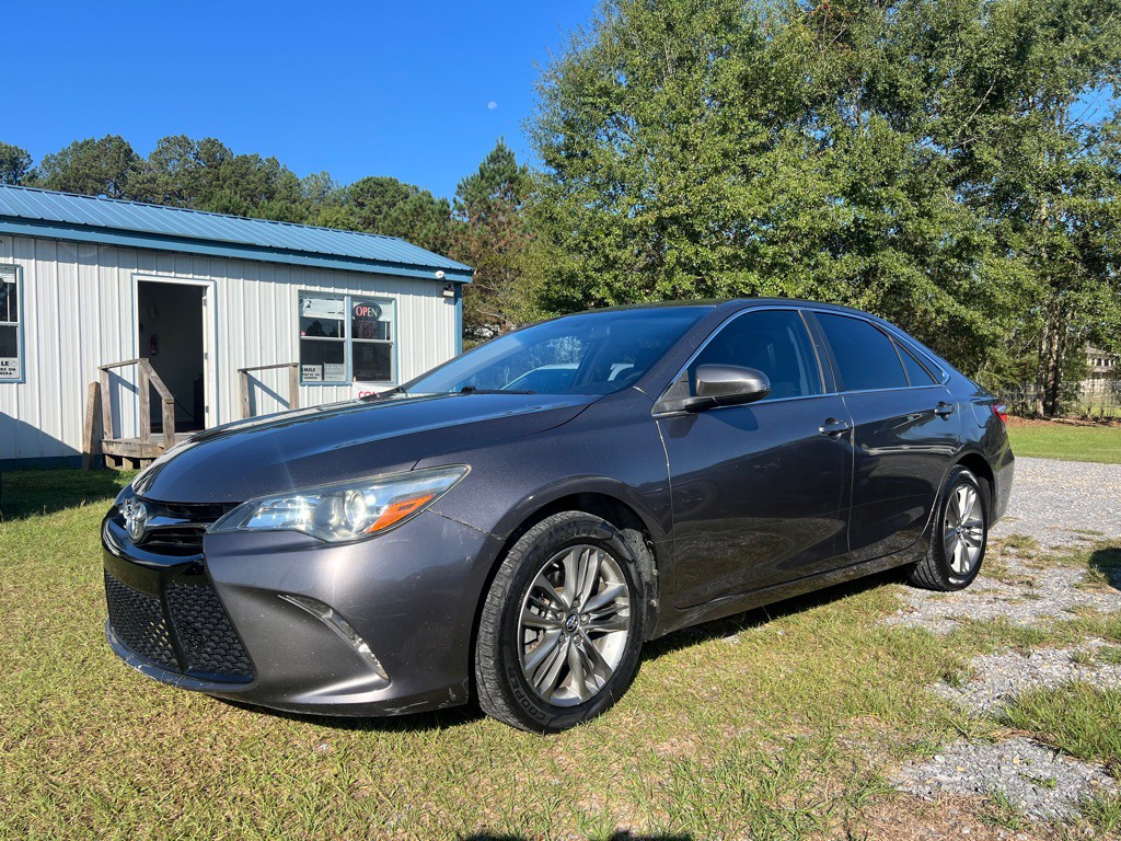 2016 Toyota Camry Image 1
