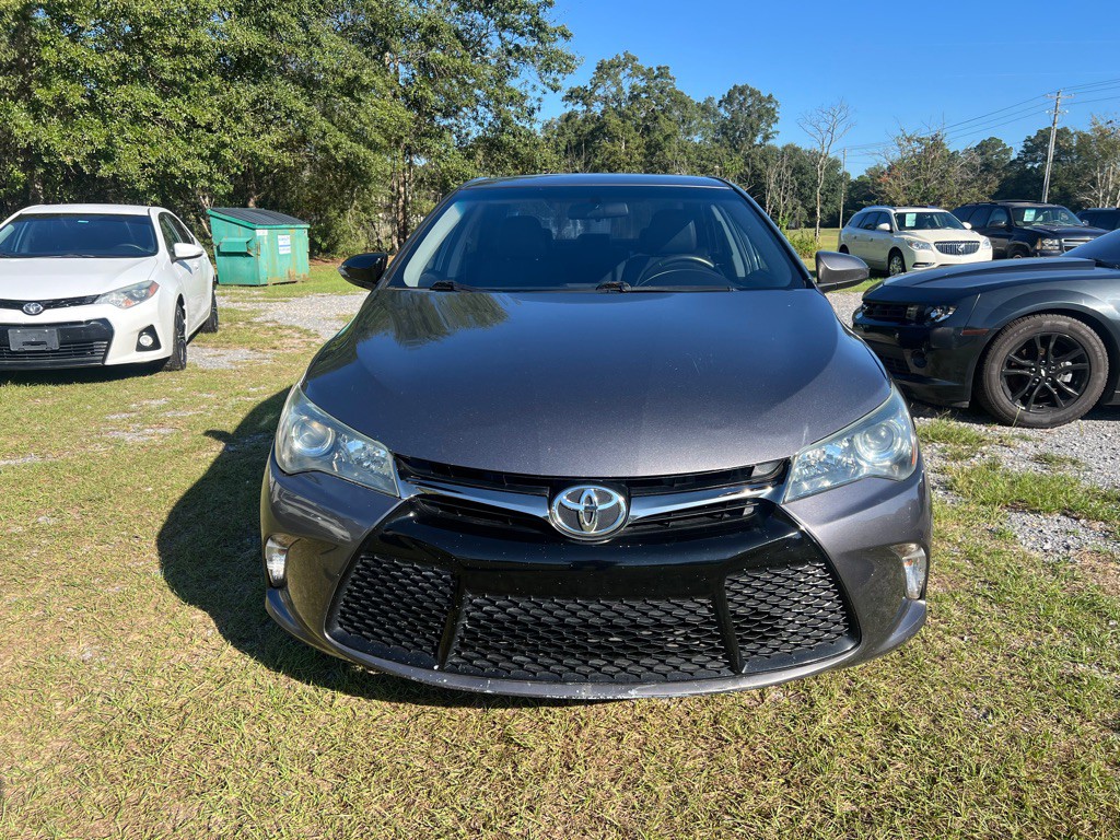 2016 Toyota Camry Image 2