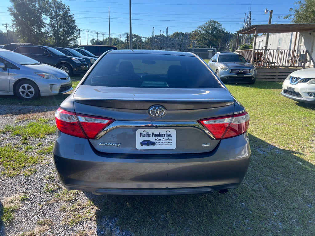 2016 Toyota Camry Image 5