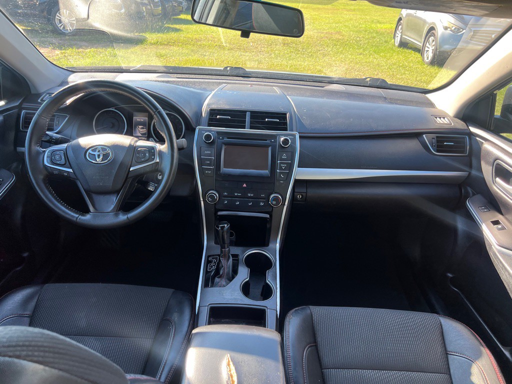 2016 Toyota Camry Image 10