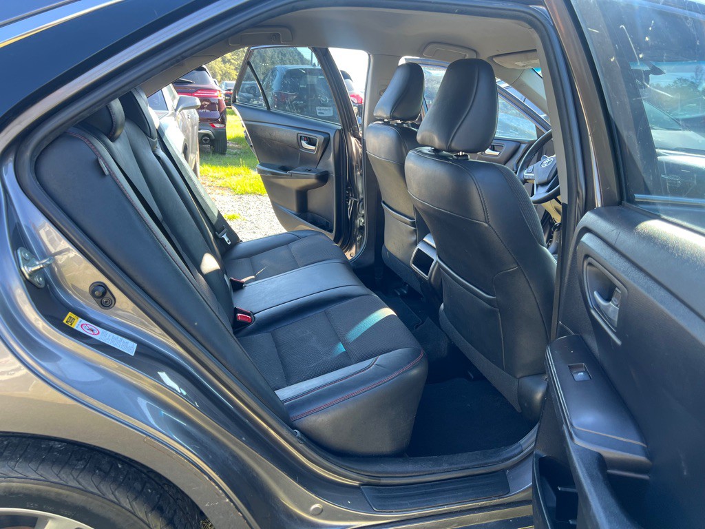 2016 Toyota Camry Image 14