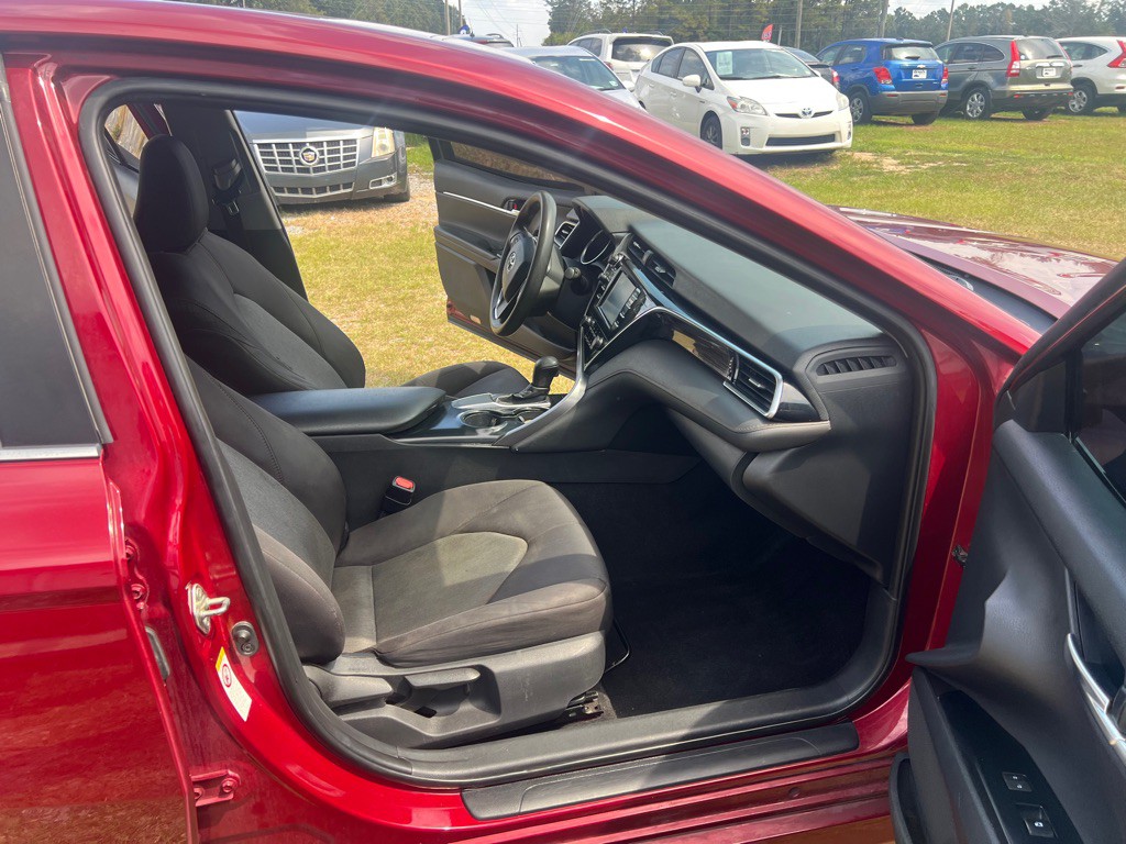 2018 Toyota Camry Image 15