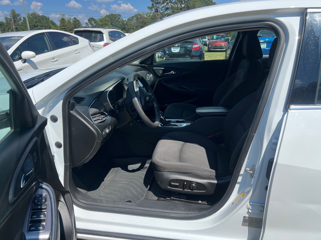 2021 Chevrolet Malibu Image 11
