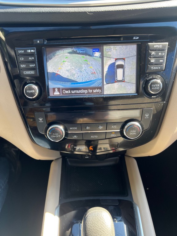 2016 Nissan Rogue Image 9