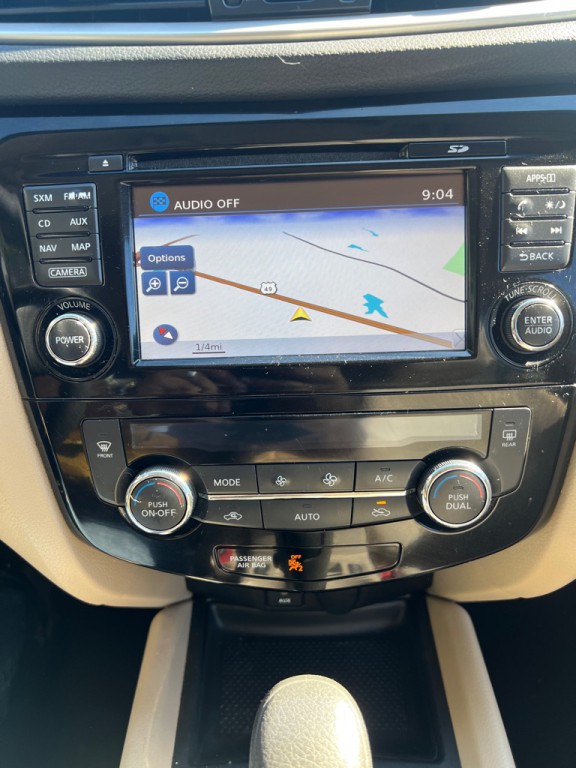 2016 Nissan Rogue Image 10