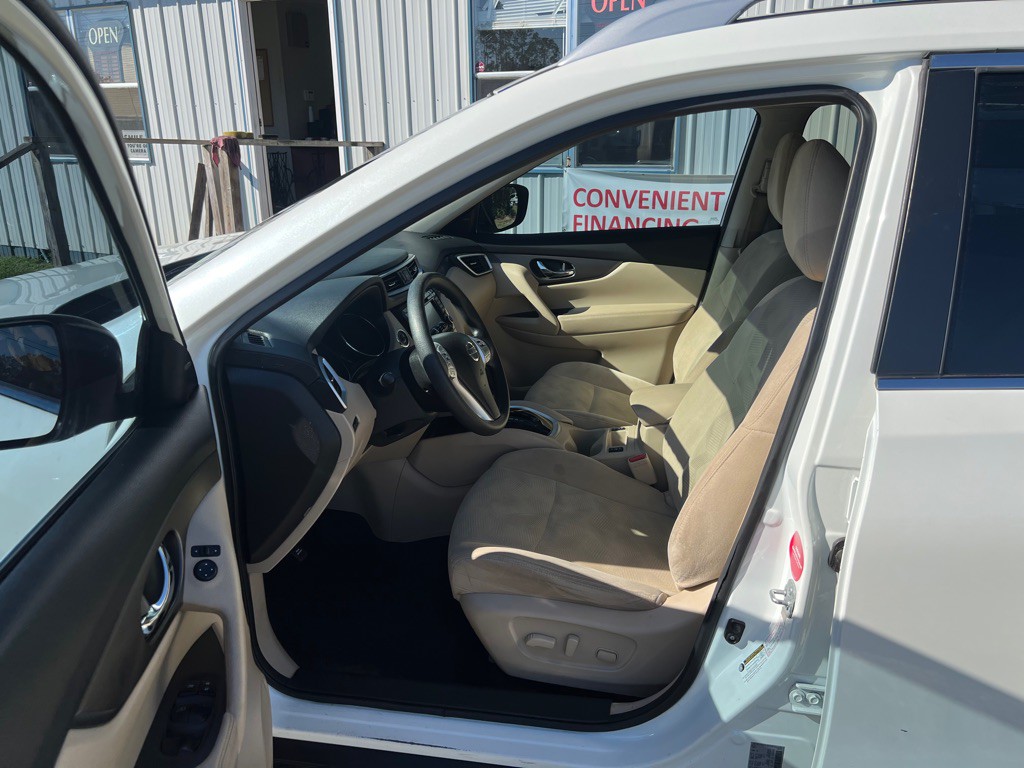 2016 Nissan Rogue Image 12