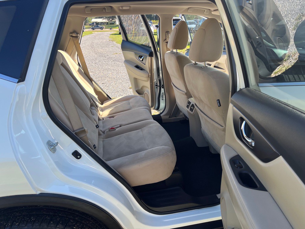 2016 Nissan Rogue Image 15