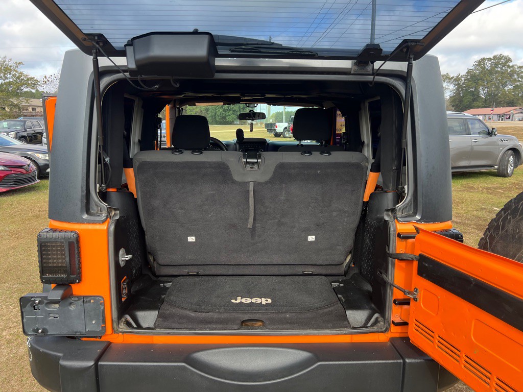2012 Jeep Wrangler Image 11
