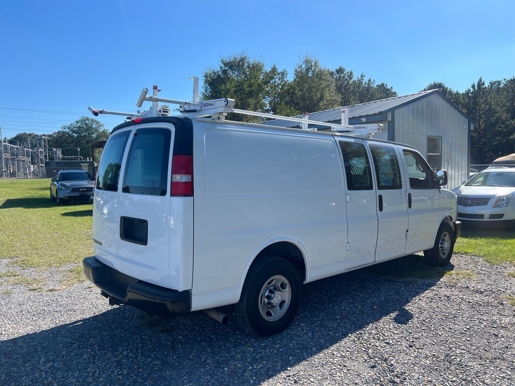 2017 Chevrolet Express Image 6