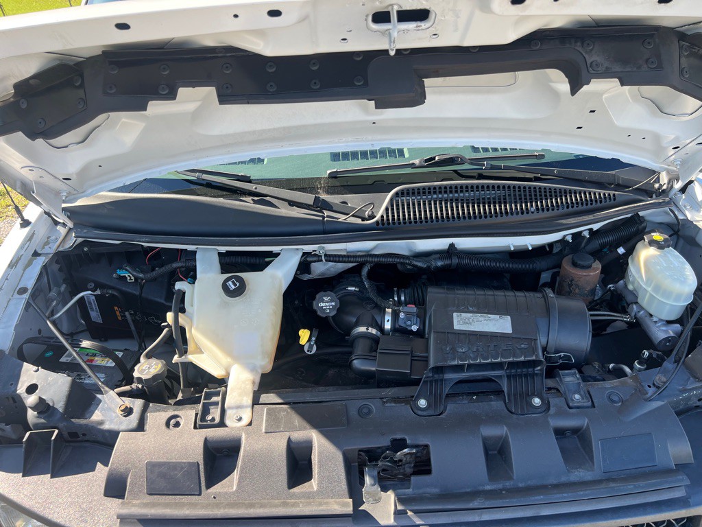 2017 Chevrolet Express Image 7