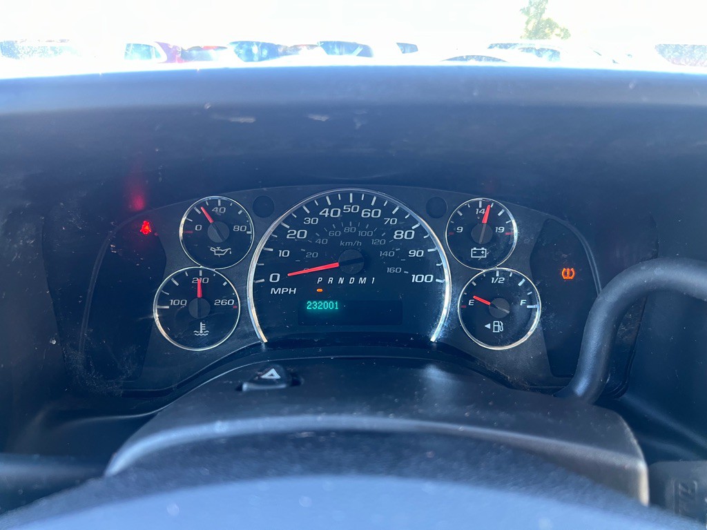 2017 Chevrolet Express Image 8