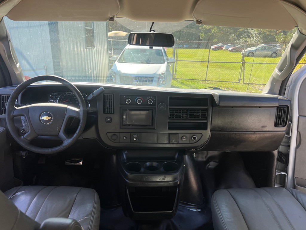 2017 Chevrolet Express Image 10