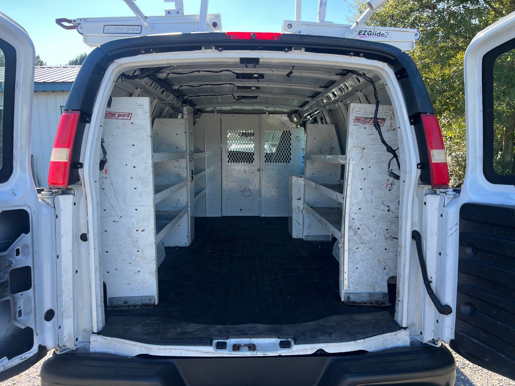 2017 Chevrolet Express Image 12