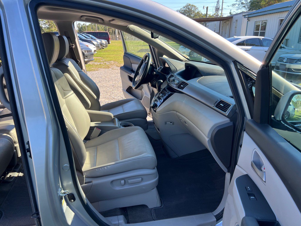2013 Honda Odyssey Image 16